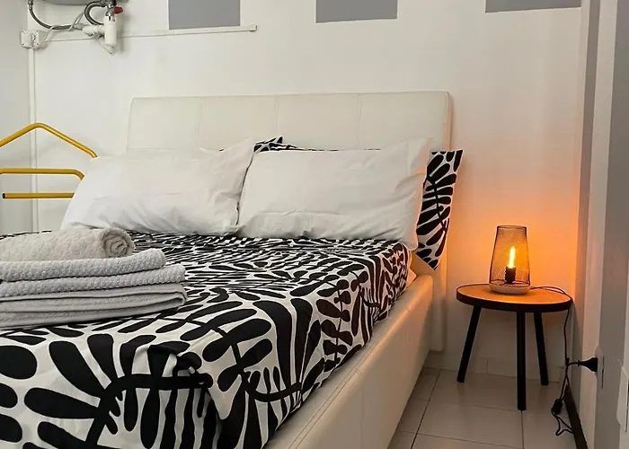 Citta&aeroporto Black And White Apartamento