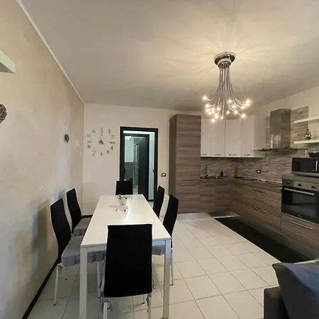 Apartment Citta&aeroporto Black And White